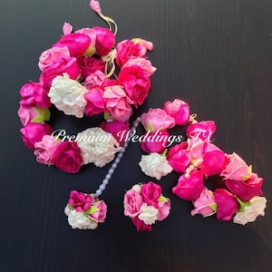 Gajra, Pink Flower Gajra Set, Boho Jewelry, Wedding, Pithi Bangle, Mehndi Bangle, Mayoon, Indian Wedding, Pakistani Wedding, Arab Weddings