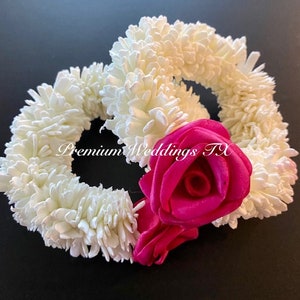 2Ct Hand Gajra,Pink Rose Gajra,Flower Jewelry,Wedding,Pithi Bangle,Mehndi Bangle,Mayoon,Maiyo Gajra,Bangles,Indian Wedding,Pakistani wedding