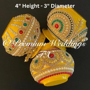 Yellow Kalash: Beaded Indian Wedding Puja Accessory (4&quot;x3&quot;)