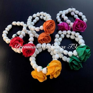 Hand Gajra, Bangle Pair, Gajra, Jewelry, Wedding, Pithi Bangle, Mehndi Bangle, Mayoon, Haldi, Bangle, Indian Wedding, Pakistani wedding
