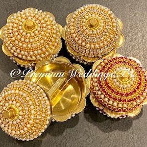 1Ct Decorative Metal Kumkum Haldi Holder, Jewelry Box,Pooja Return Gift,Navrathri Favor,Sindoor Dabbi, Sindoor, Wedding Favor, Indian Favors
