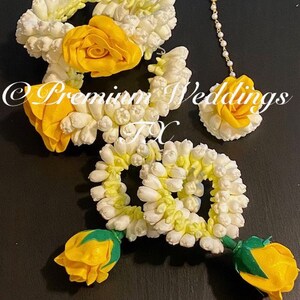 Gajra, Yellow Flower Gajra Set, Boho Jewelry, Wedding, Pithi Bangle, Mehndi Bangle, Mayoon, Maiyo Gajra, Pakistani Wedding, Indian Wedding