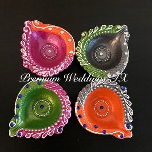 Decorative Clay Diya Set: Diwali, Wedding, Pooja Decor (4Ct)