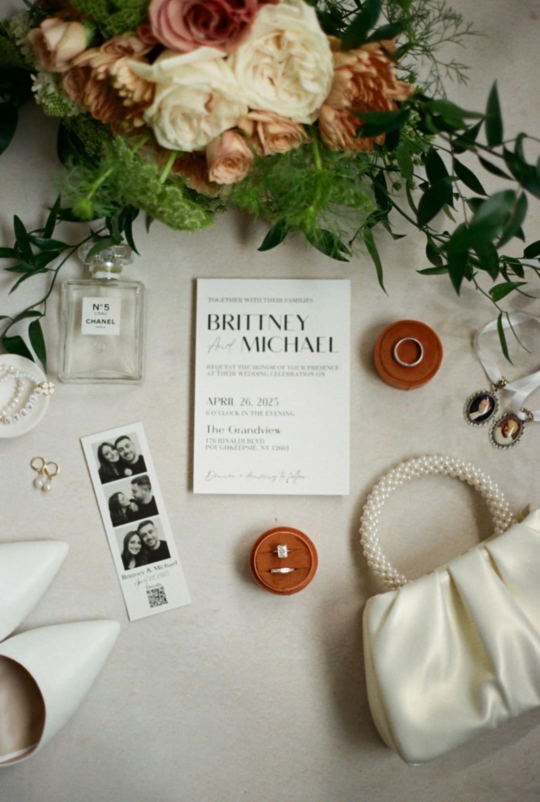Minimalist Wedding Invitation | Black White Modern Template (canva Minimalist Wedding Invitation | Black White Modern Template (canva