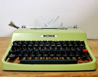 OLIVETTI Letter 32 original green color in perfect working order - with new ribbon