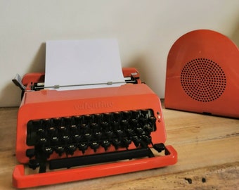 Olivetti VALENTINE typewriter in good condition and working order - sottosass - professional restored - QWERTY layout is available