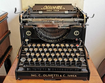 OLIVETTI LETTERA 32 タイプライター、オリジナルのティールカラーが
