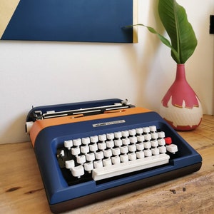 OLIVETTI LETTER 35 typewriter blu / orange / brown in perfect working order - mint condition