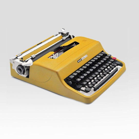 SUPERB OLIVETTI LETTERA 32 Traffic Yellow Color in Perfect Working