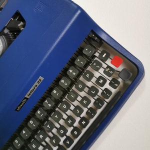 SUPERB OLIVETTI LETTERA 32 dark blue color in perfect working order with case buy typewriter image 7