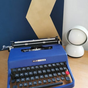 SUPERB OLIVETTI LETTERA 32 dark blue color in perfect working order with case buy typewriter image 9