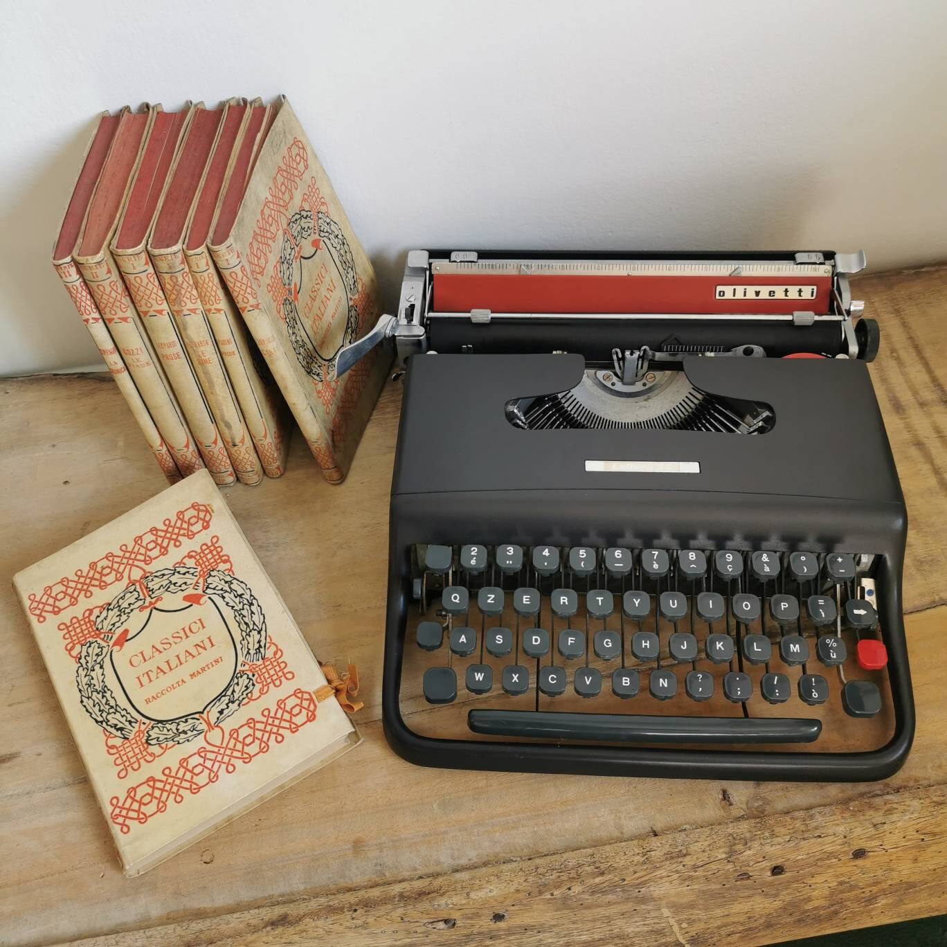 完動品　olivetti Lettera DL　タイプライター　オールブラック olivetti Lettera Black プレミアム中古タイプライター｜タイプ
