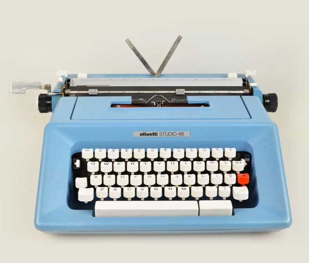 OLIVETTI STUDIO 46 Typewriter in Perfect Working Order - Mint