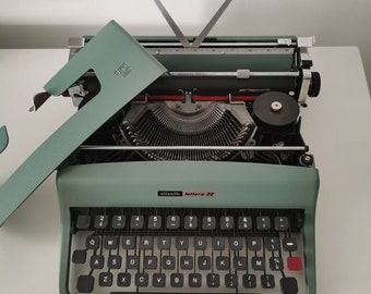 OLIVETTI LETTERA 32 タイプライター、オリジナルのティールカラーが