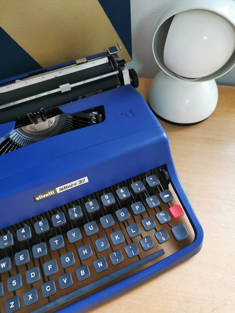 SUPERB OLIVETTI LETTERA 32 dark blue color in perfect working order with case buy typewriter image 6