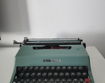 OLIVETTI LETTERA 32 タイプライター、オリジナルのティールカラーが