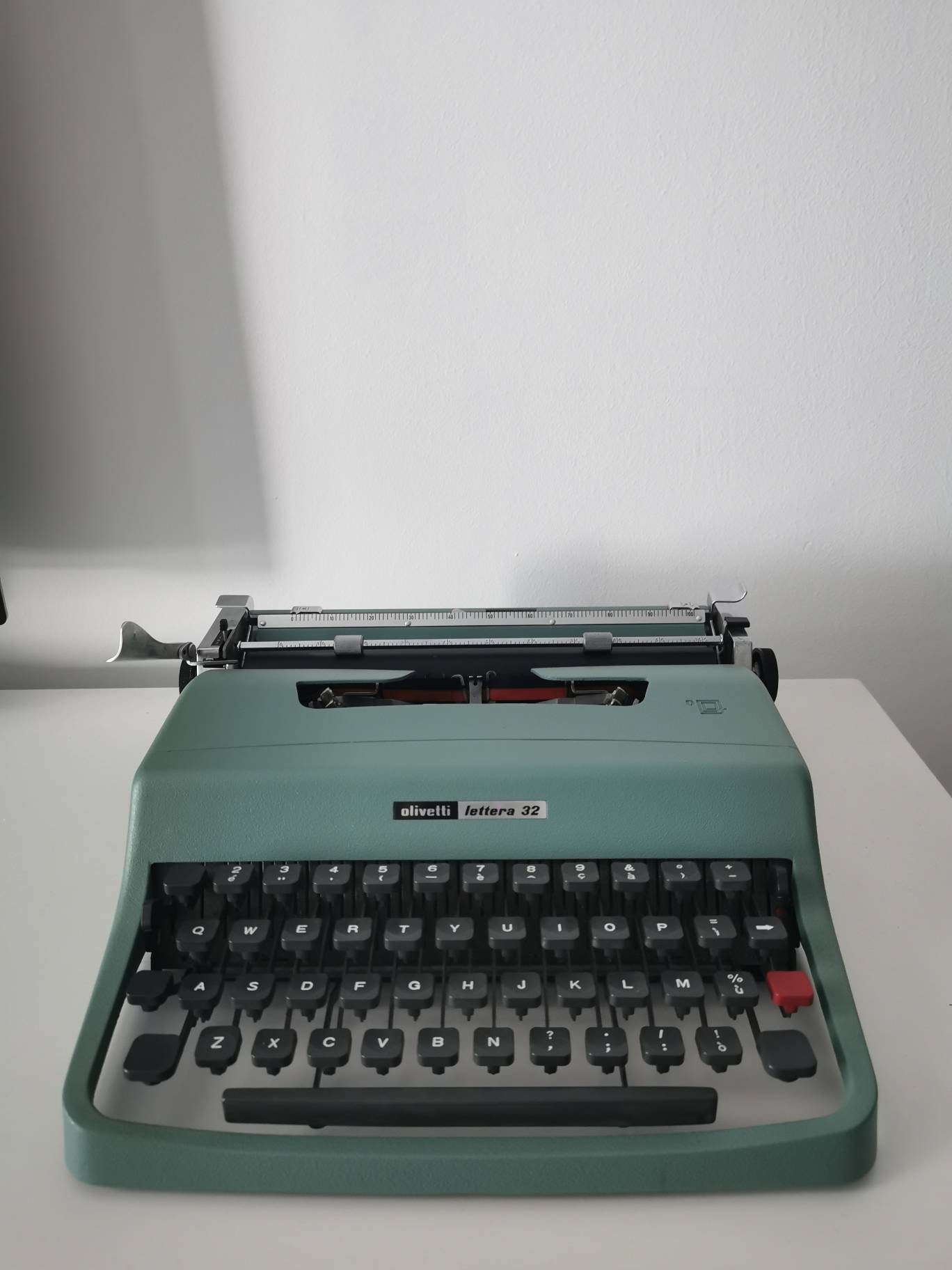 Olivetti Lettera 32 タイプライター グリーン系 ヴィンテージ Olivetti Lettera 32 Original Green Vintage Manual Typewriter