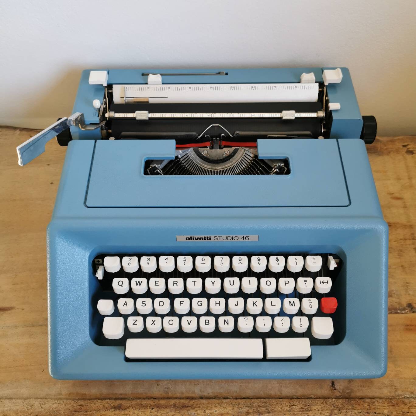 OLIVETTI STUDIO 46 Typewriter in Perfect Working Order - Mint