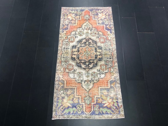 248×133 トルコ・アナトリア地方の水彩のようなヴィンテージラグ