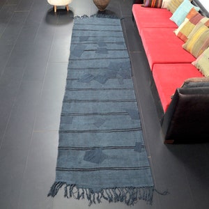 Gestreept ontwerp hem runner, rug runner, nacht blauw modern decor hennep kelim, antieke geweven loper, Turks tapijt, hal decor vintage runner