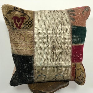 Patchwork Rug Pillow, Turkish Rug Pillow, Vintage Rug Pillow, Bohemian Pillow, Unique Pillow, Modern Lumbar Pillow, 20 x 20 inc, B552