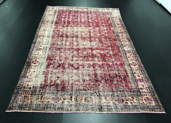 掘り出し物 ヴィンテージラグ 赤 花柄ラグ ダメージ