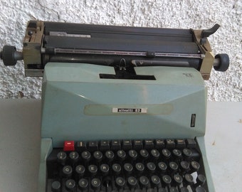 Olivetti Typewriter 82