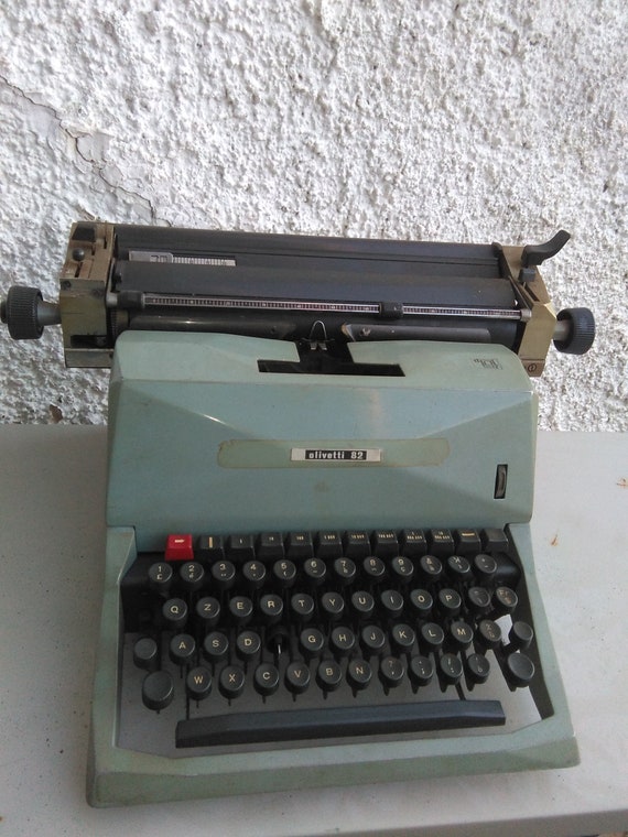 Máquina de escribir Olivetti 82 -  México