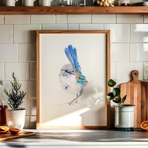 Lámina enmarcada de acuarela de pájaros: Arte minimalista de un reyezuelo azul amante de los pájaros.
