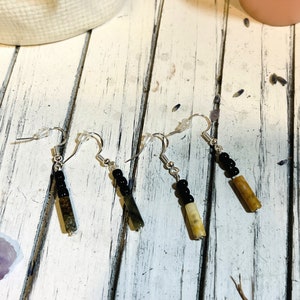 Minimalist Dangle Seed Bead Earrings