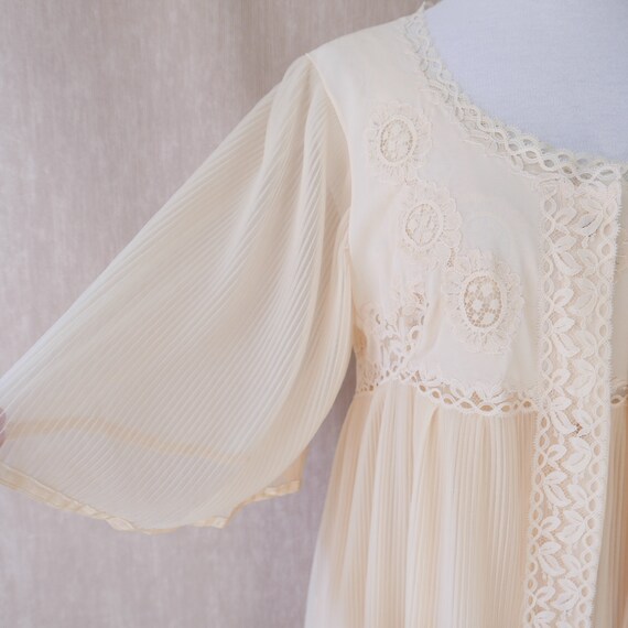 Vintage Rare Pleated Empire Waist Nightgown & Rob… - image 7