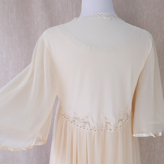 Vintage Rare Pleated Empire Waist Nightgown & Rob… - image 5