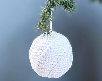 Christmas baubles crochet pattern 2 sizes, Nordic Christmas crochet ornament, Modern crochet tree bauble, Festive balls decor, PDF pattern