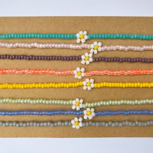 Daisy Seed Bead Bracelet Various Colors- Beads, boho, friendship, flower, birthday gift, dainty, chic, hippie, vsco, stacking, gift for her