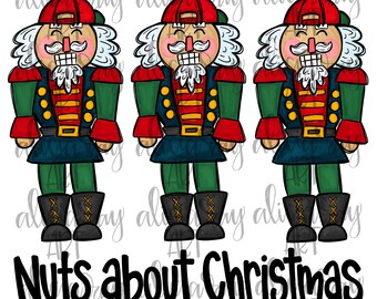 Op de afbeelding: Drie notenkraker-figuurtjes die rode en groene hoeden en outfits dragen. De notenkrakers glimlachen en hebben witte baarden. De tekst "Nuts about Christmas" staat onder de notenkrakers.