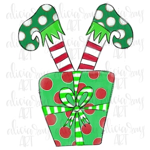 Op de afbeelding: Een groene en rode cadeaudoos met witte stippen en een groen-wit gestreepte strik. Twee groene elfenbenen met rood-wit gestreepte kousen steken uit de bovenkant van de doos.