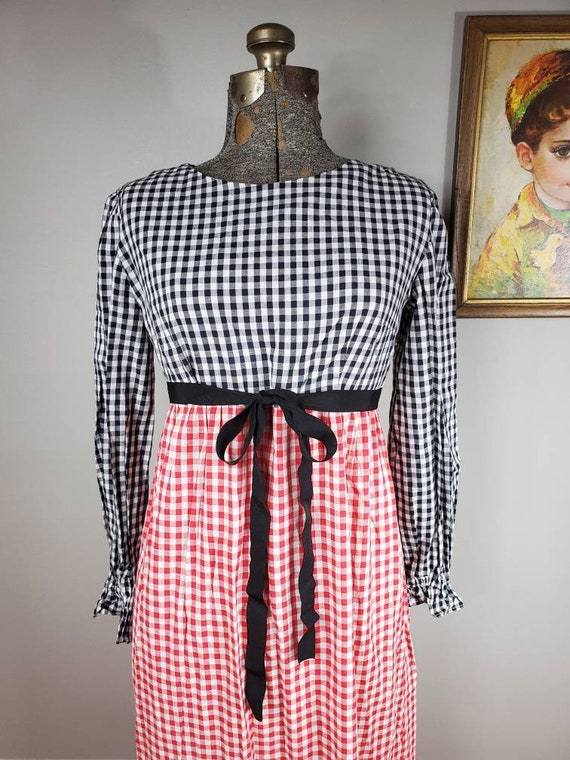 Vintage 60s / 70s Handmade Red, White and Black G… - image 1