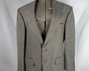 Vintage 80s Black, White and Tan Houndstooth Wool Sport Coat