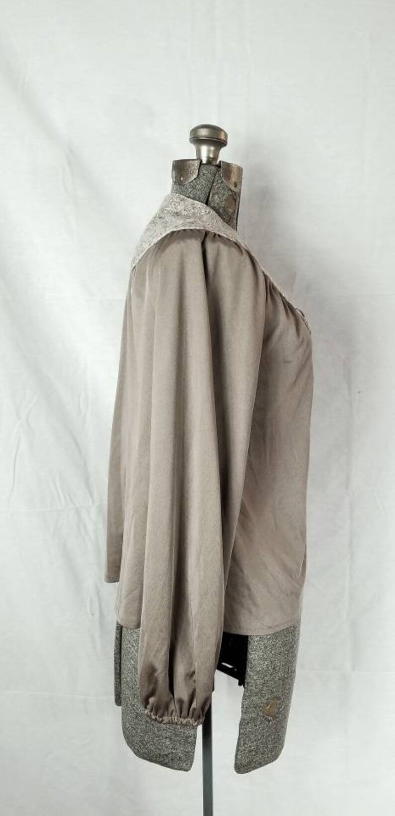 Vintage 60s 70s Route One Petite Miss Polyester Taupe Top w Tie Cotton Floral Collar Panel and Elastic Cuff Sleeves