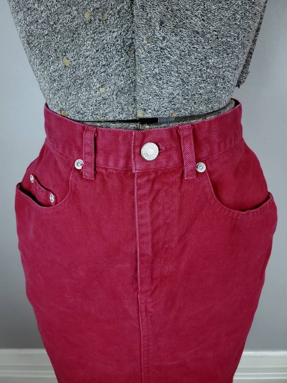 Vintage 80s Memphis Red Form-Fitting Brushed Twill