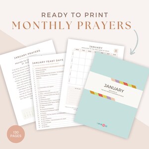 Op de afbeelding: Een printbaar maandelijks gebedenjournaal met een lichtblauwe omslag en de tekst "Januari Gewijd aan de Heilige Naam en de Kindertijd van Jezus". Het journaal bevat een kalender, gebedenpagina's en feestdagen voor de maand januari.
