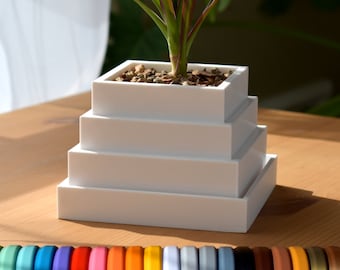 Pyramid Planter with Tray