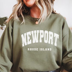 Felpa Newport Rhode Island / Girocollo vintage costiero / Maglione preppy New England / Regalo Newport RI / Maglione nautico da spiaggia