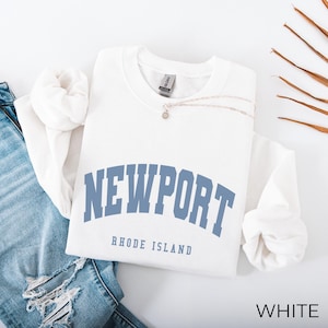 Felpa Newport Rhode Island / Girocollo vintage costiero / Maglione preppy New England / Regalo Newport RI / Maglione nautico da spiaggia