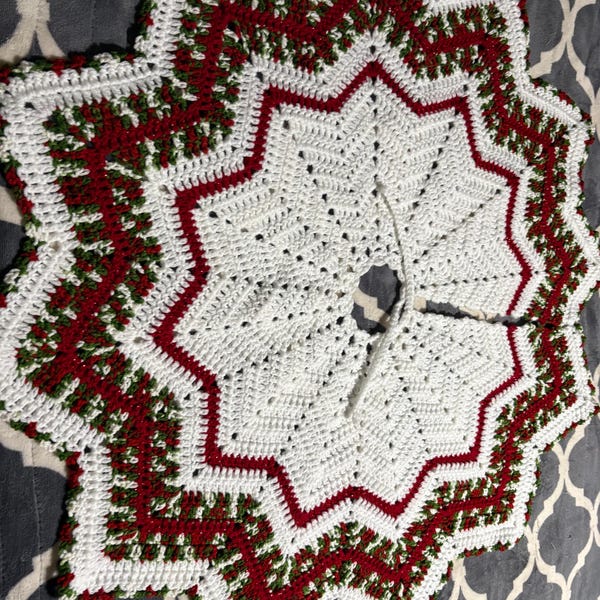 5 disponibles, falda pequeña para árbol de Navidad, 91 cm de diámetro, lavable y secable a máquina, 100% hilo acrílico