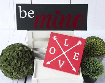 Valentinstag Dekor / XOXO Valentinstag Holz Dekor / Valentinstag Tiered Tablett Dekor 4,5x12 Zoll / Be Mine Valentine Bauernhaus Holz Dekor
