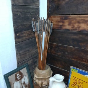 10 Pcs/Unit 25&quot; Traditional Arrow With 1.5&quot; Agate Arrowheads