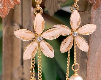 Flower earrings, crystal earrings, bridal jewelry, pearl, dangle