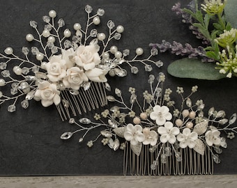 White flowers with pearls bridal hair comb, Wedding accessory, Bridal hair accessory, Silver comb, Bridal comb, hair accessory