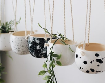 Hanging planter indoor as housewarming gift, Hanging wall planter, Ceramic plant hanger, Plant pot, Plant holder, Modern planter indoor